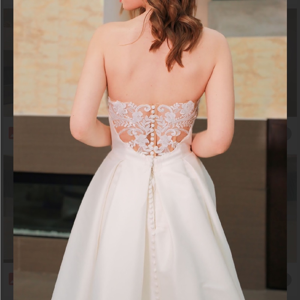 Elegant White Strapless Dress